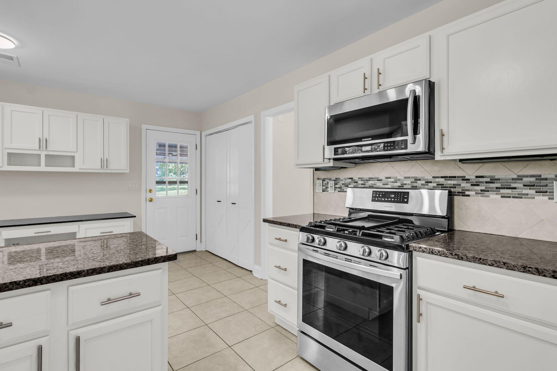8354 Longridge Road Photo 10