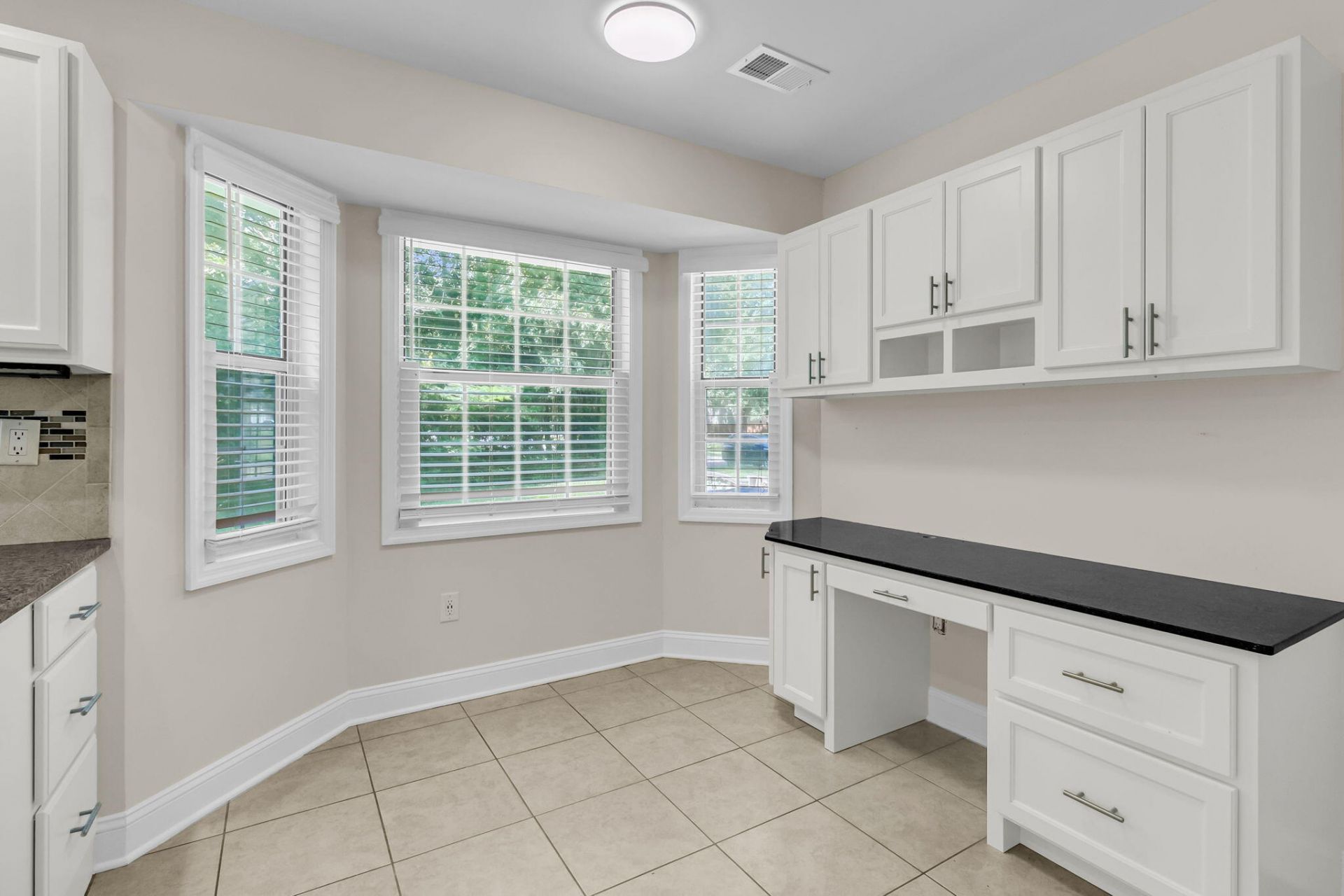 8354 Longridge Road Photo 11