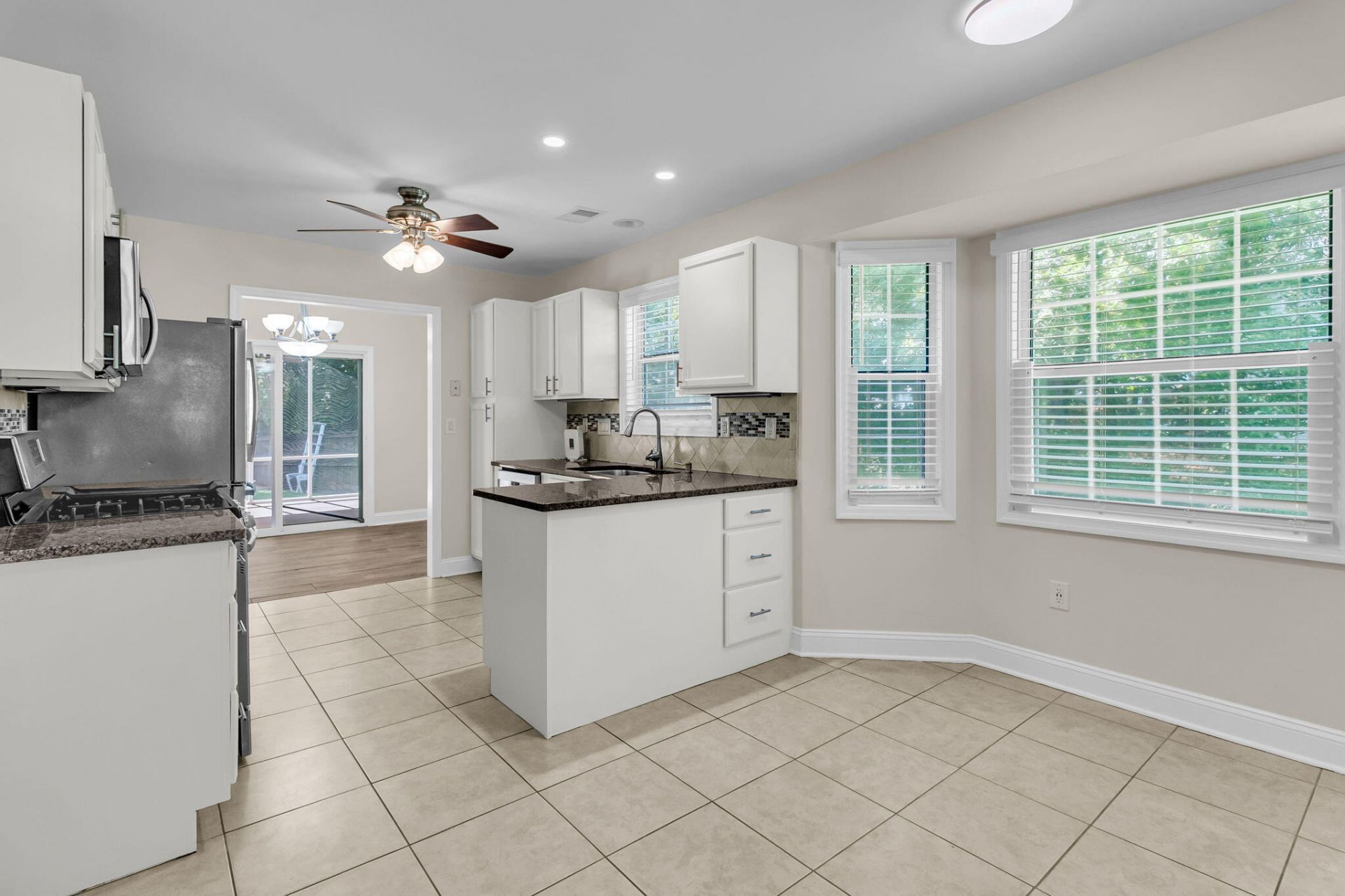 8354 Longridge Road Photo 13