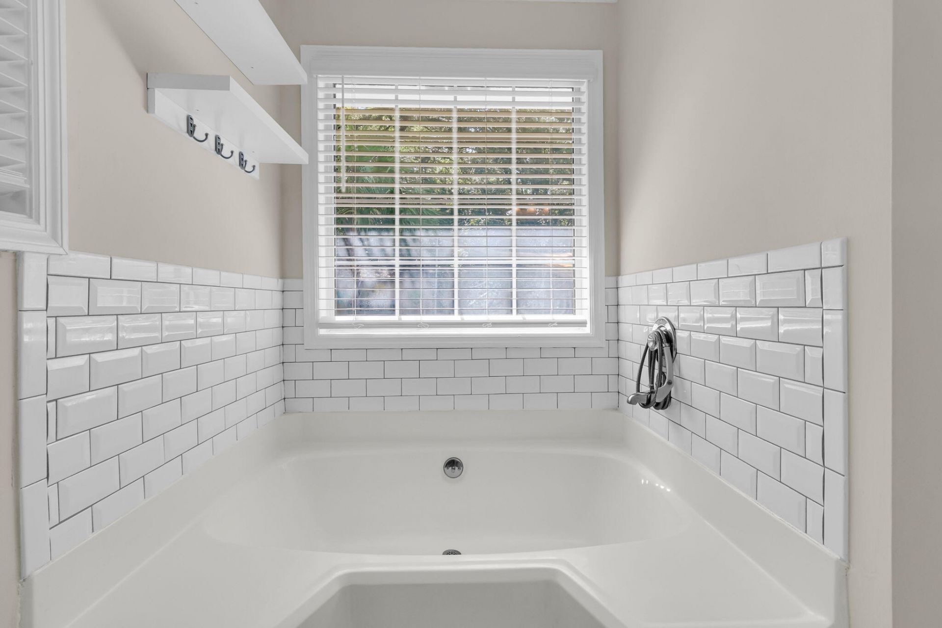 8354 Longridge Road Photo 22