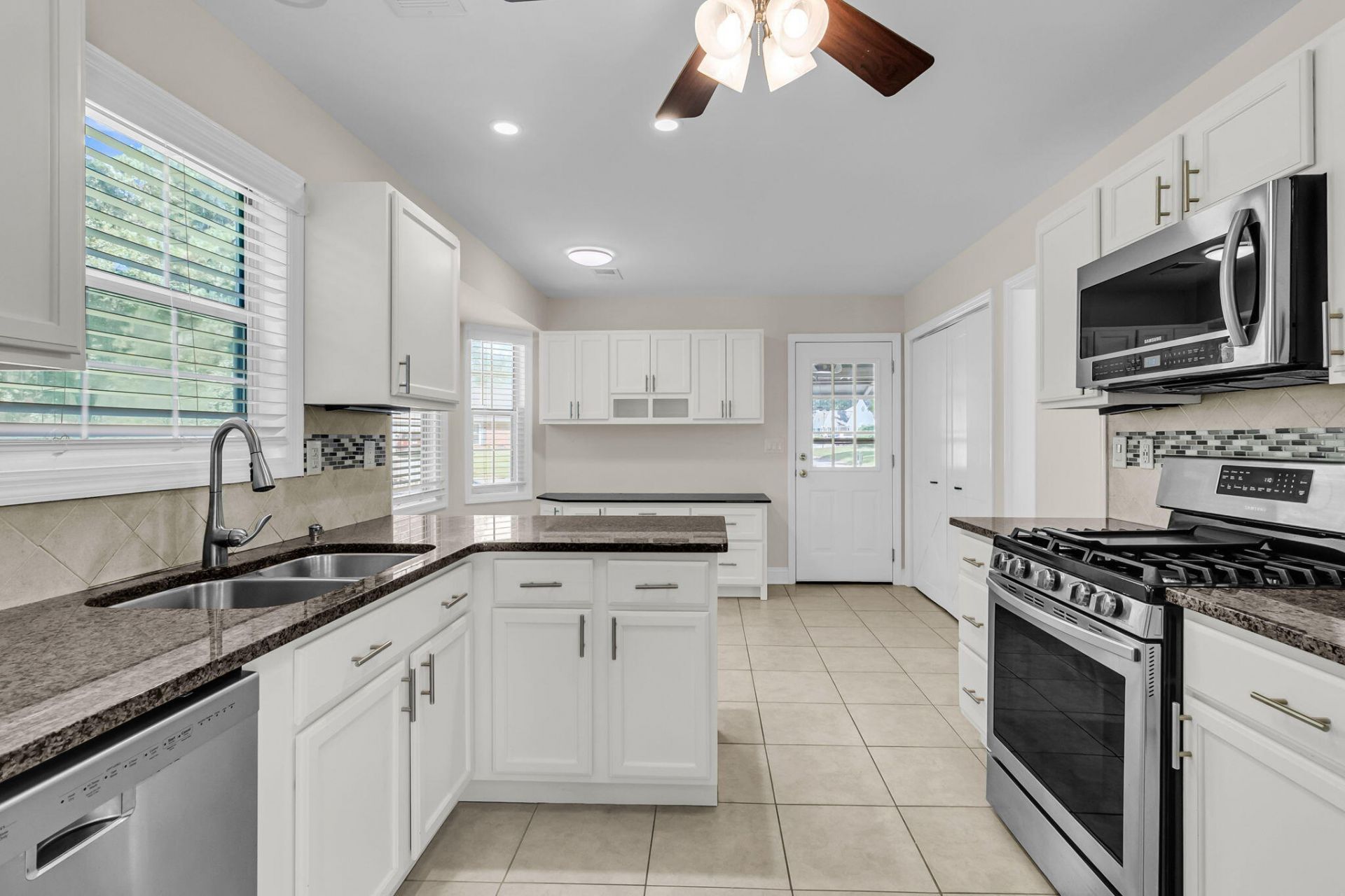 8354 Longridge Road Photo 8