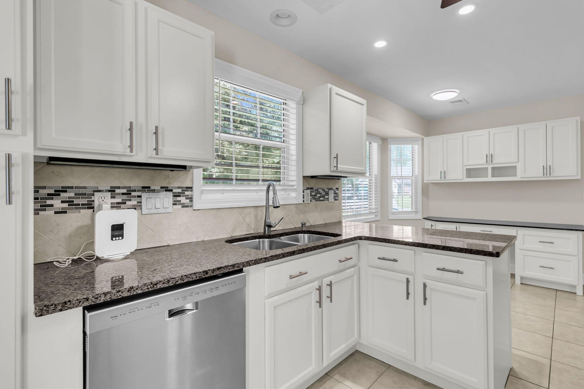 8354 Longridge Road Photo 9