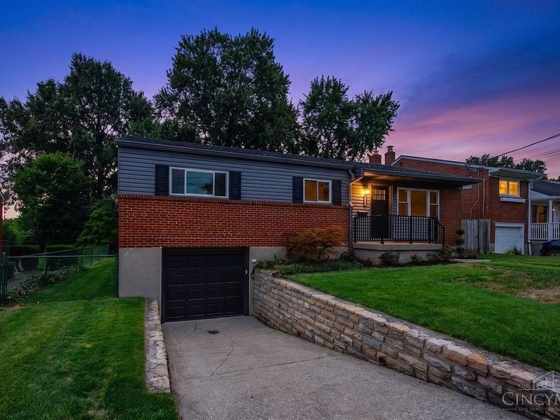 5499 Woodhaven Drive, Green Township, OH 45248 Photo 4
