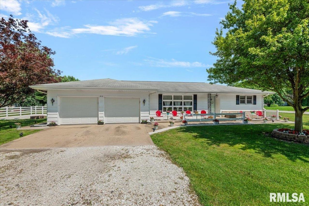 313 S Morgan Street, Ashland, IL 62612 Main Photo
