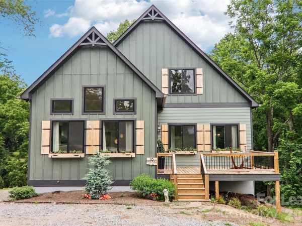 18 Baker Place , Arden, NC 28704