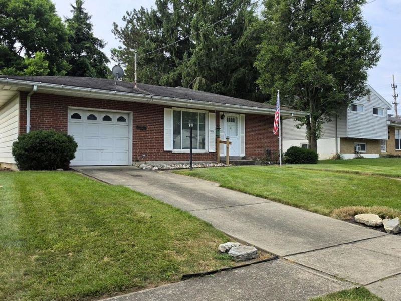 11374 Rose Lane, Forest Park, OH 45246 Photo 2