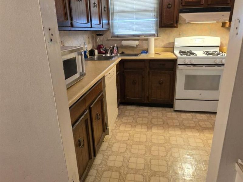 11374 Rose Lane, Forest Park, OH 45246 Photo 5