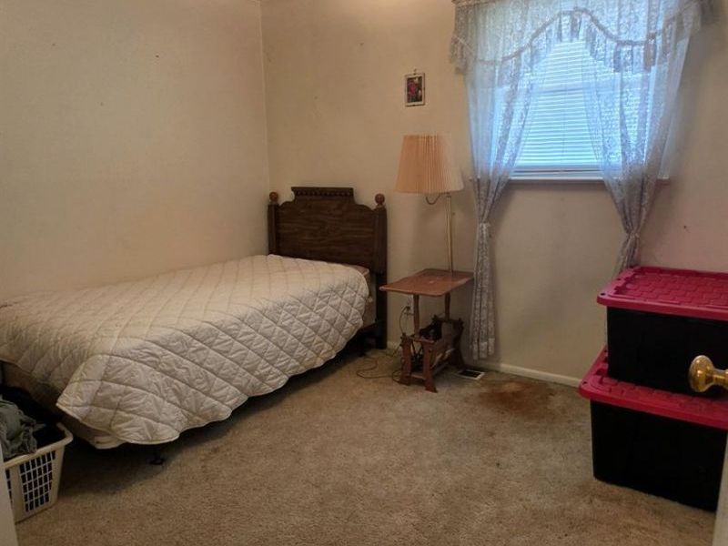 11374 Rose Lane, Forest Park, OH 45246 Photo 9