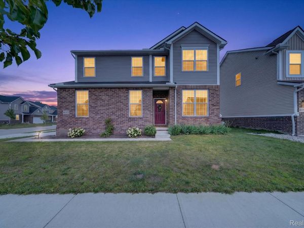 41372 Snowdon Drive, Clinton Township, Mi 48038