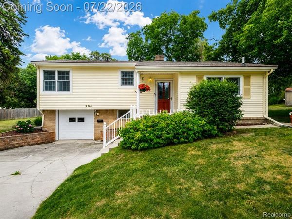 204 Terrace Court, Grand Blanc, MI 48439