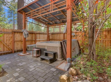 768 Michael Drive, South Lake Tahoe, CA 96150 Photo
