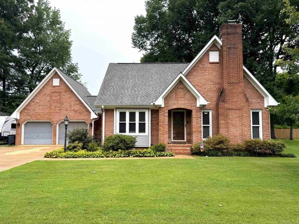 106 Royal Oak Rd, Florence, AL 35633