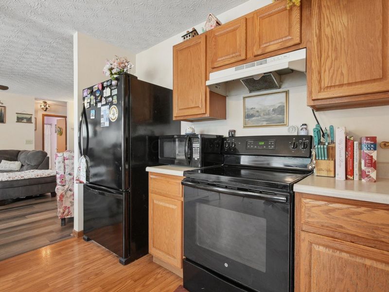 538 Thompson Avenue , Ashville, OH 43103 Photo 12