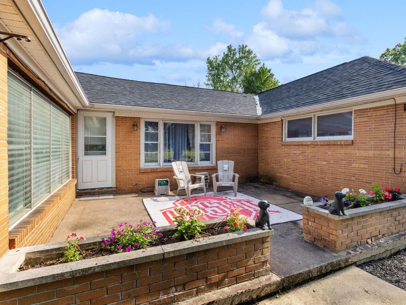 553 Oak Street , Mansfield, OH 44907 Photo 3
