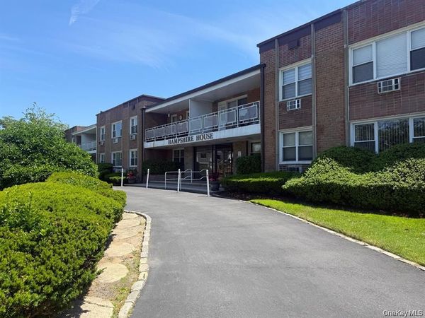 601 Chestnut street , Unit B17, Cedarhurst, NY 11516