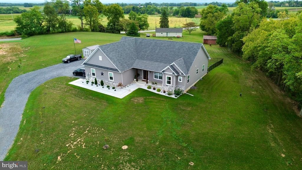 8638 REGAL DRIVE, MERCERSBURG, PA 17236