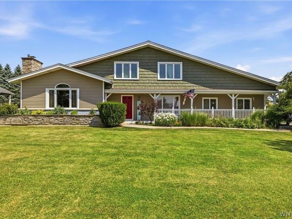 951 Foxcroft Rd , Grand Island, NY 14072