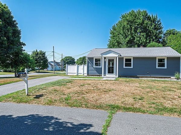 1 Eastmor Lane, Hampton, NH 03842