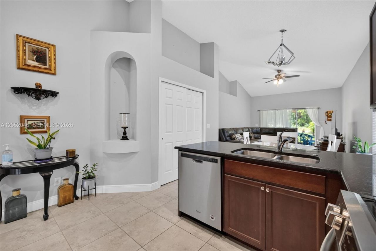 9760 Palm Breezes Dr , Fort Pierce, FL 34945 Photo