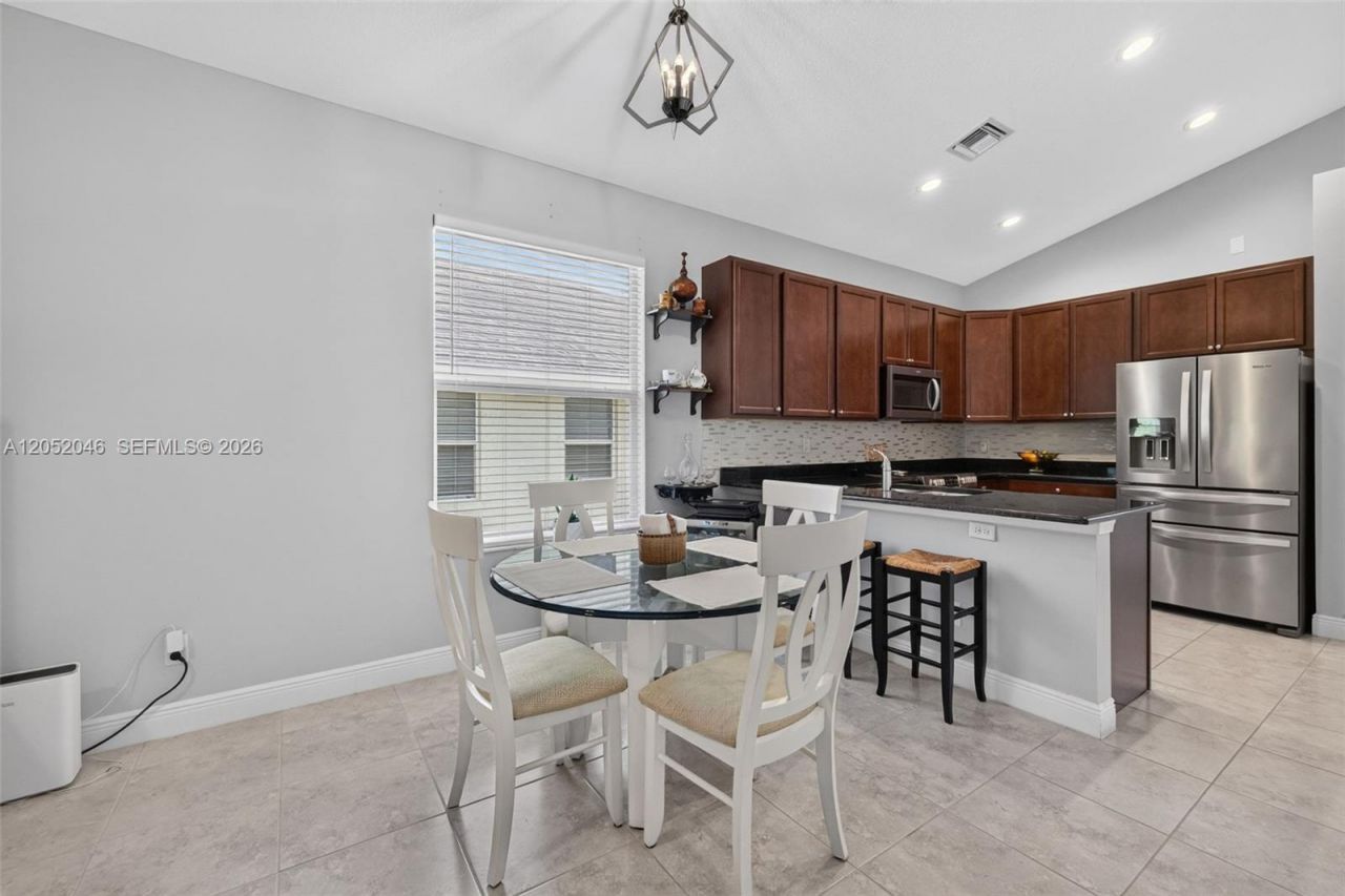 9760 Palm Breezes Dr , Fort Pierce, FL 34945 Photo