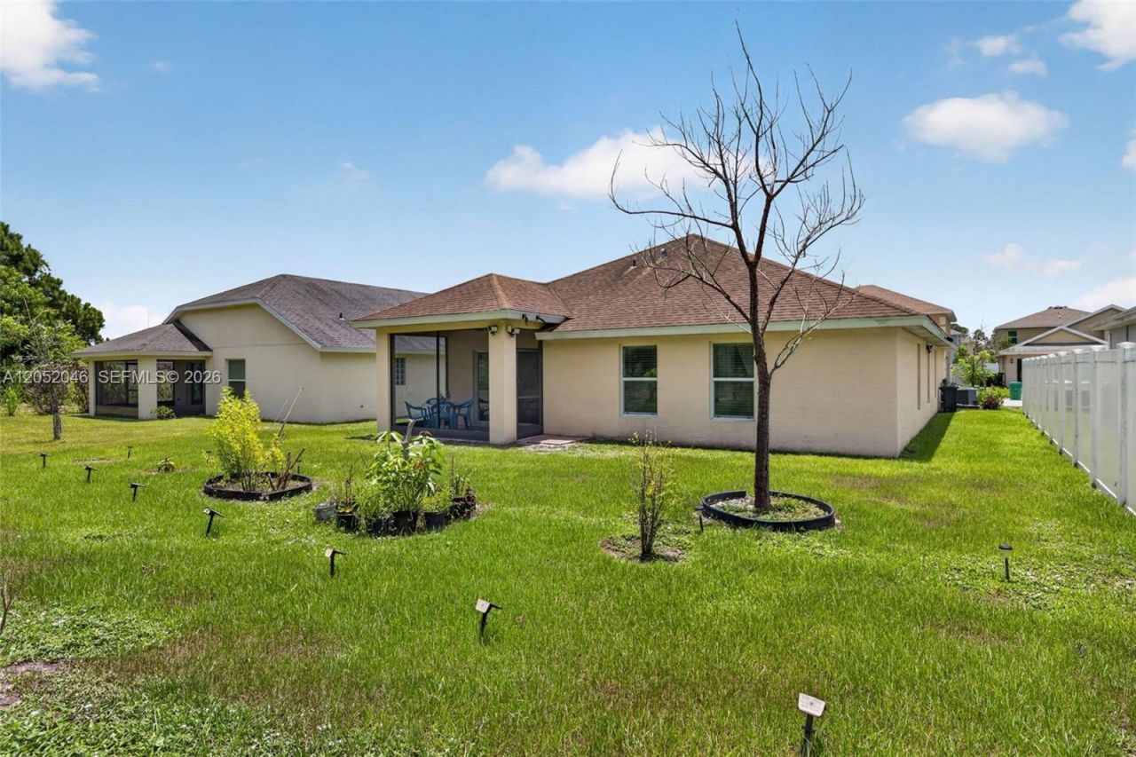9760 Palm Breezes Dr , Fort Pierce, FL 34945 Photo