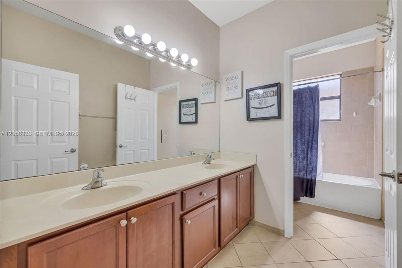 10445 SW 226th St, Cutler Bay, FL 33190 Photo