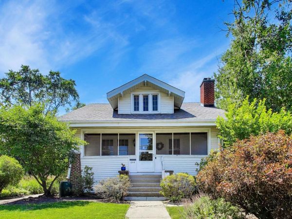 644 S 4th Avenue, Des Plaines, IL 60016