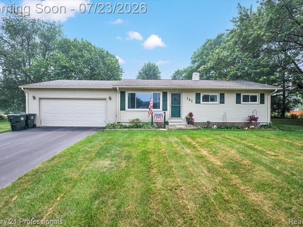 161 Eastview Street, Orion Twp, MI 48362