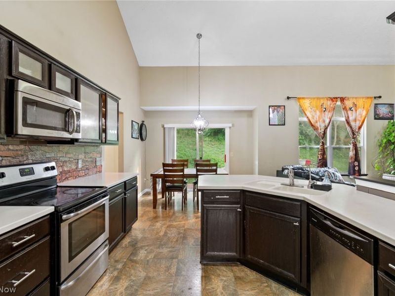 2693 Superior Drive, Uniontown, OH 44685 Photo 10