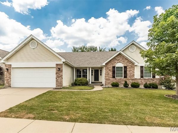 2088 Avalon Ridge Circle, Fenton, MO 63026