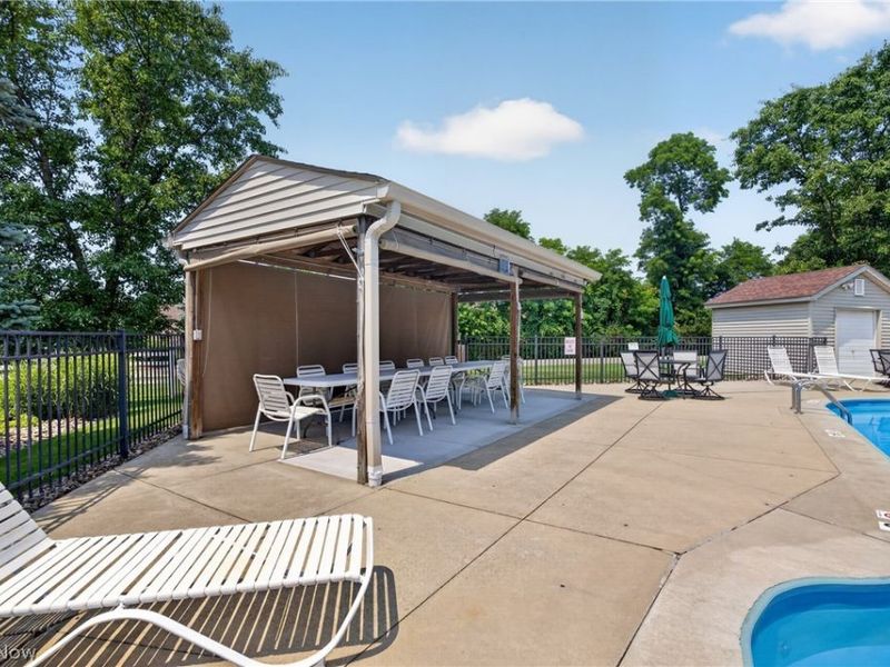 695 E Western Reserve Road , Unit 2003, Poland, OH 44514 Photo 31