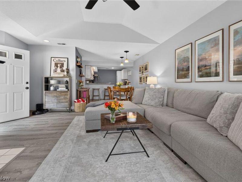 695 E Western Reserve Road , Unit 2003, Poland, OH 44514 Photo 7