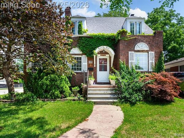 8911 Manor Avenue, Allen Park, MI 48101