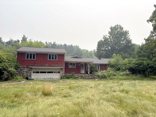 10725 Converse Road, Handy Twp, MI 48836