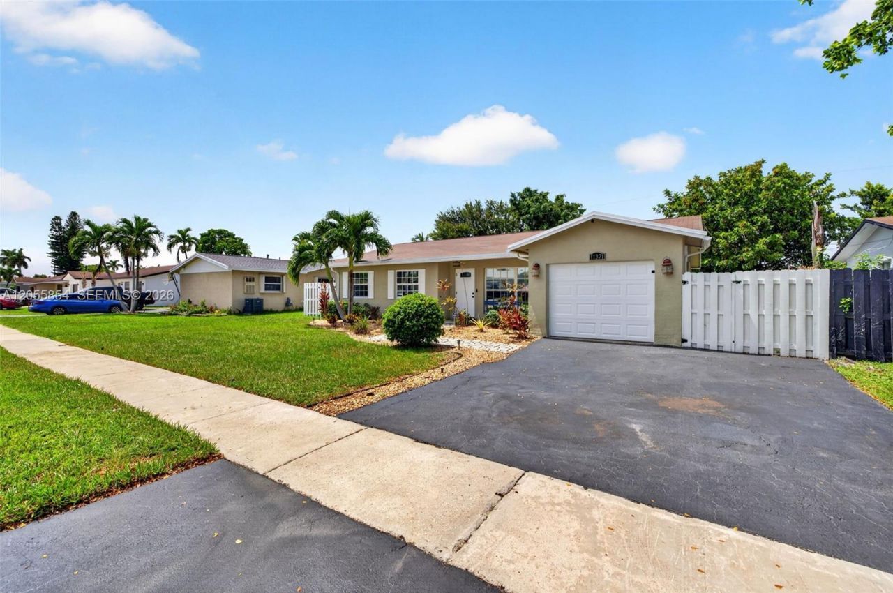 11371 NW 37th Pl , Sunrise, FL 33323 Photo