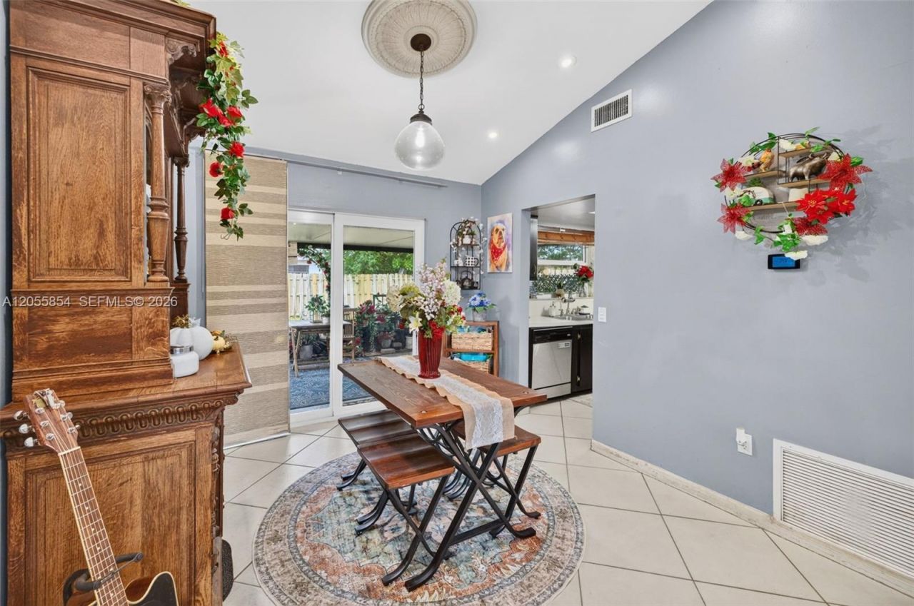 11371 NW 37th Pl , Sunrise, FL 33323 Photo
