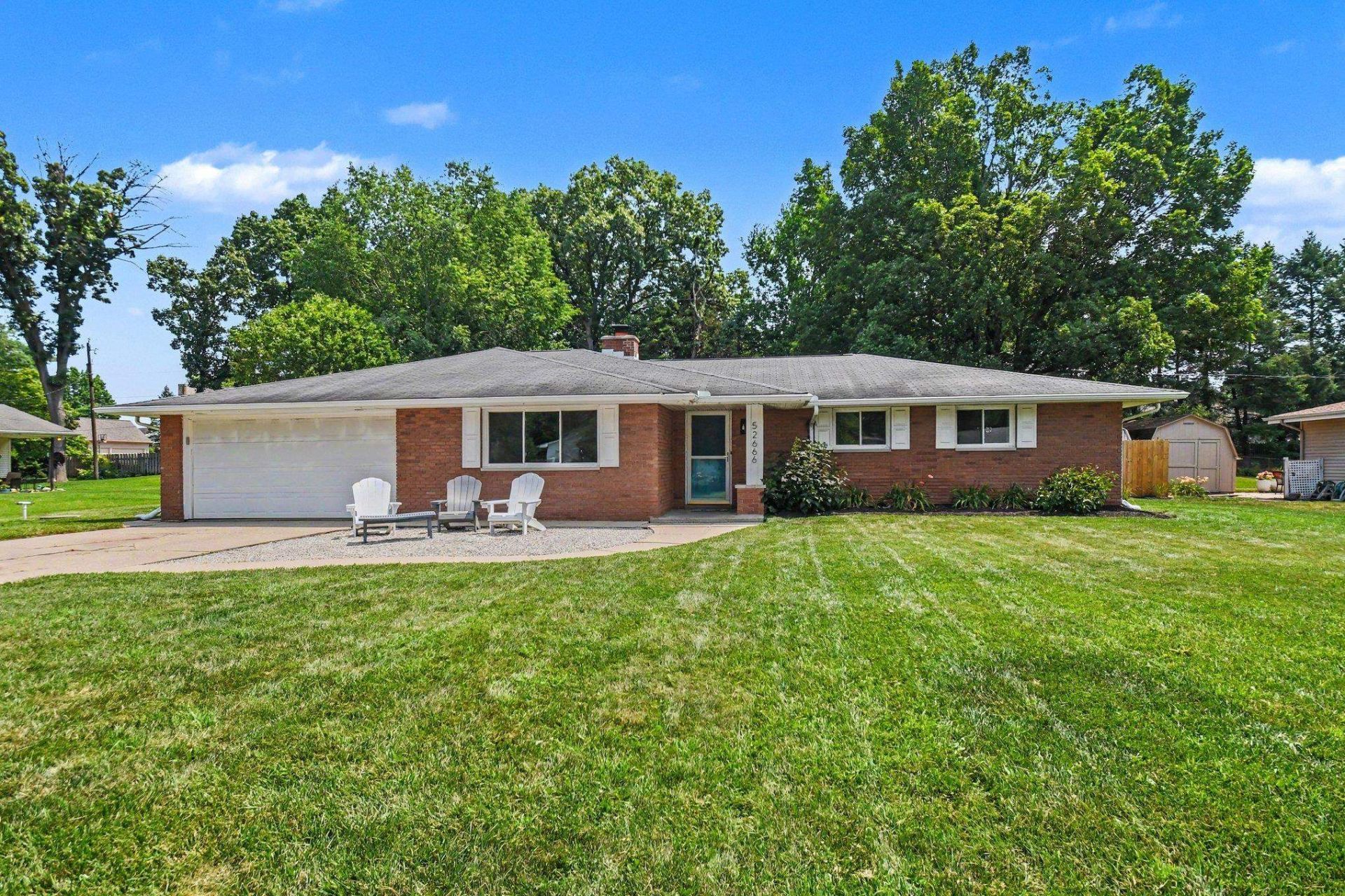 52666 Highland Drive, South Bend, IN 46635 Main Photo