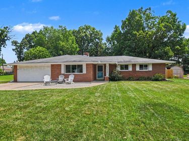 52666 Highland Drive, South Bend, IN 46635