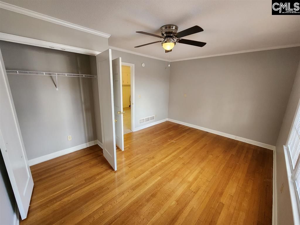 321 Kilbourne Road  Photo 10