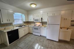 321 Kilbourne Road  photo 4