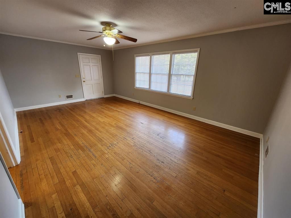 321 Kilbourne Road  Photo 6