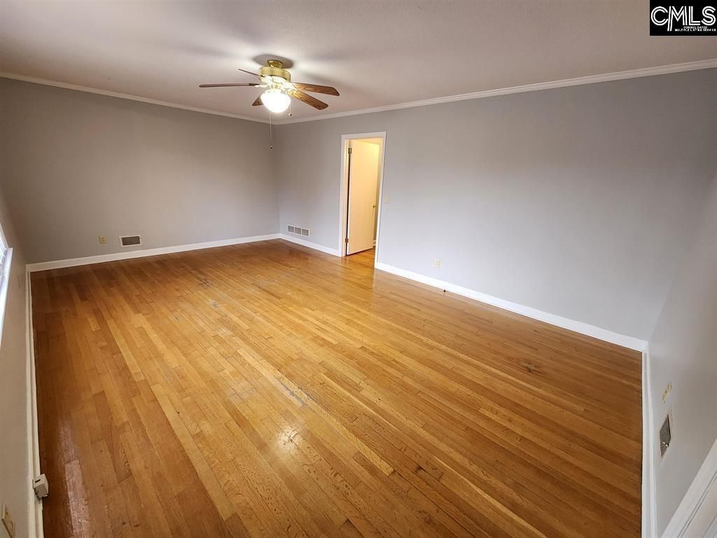 321 Kilbourne Road  Photo 7