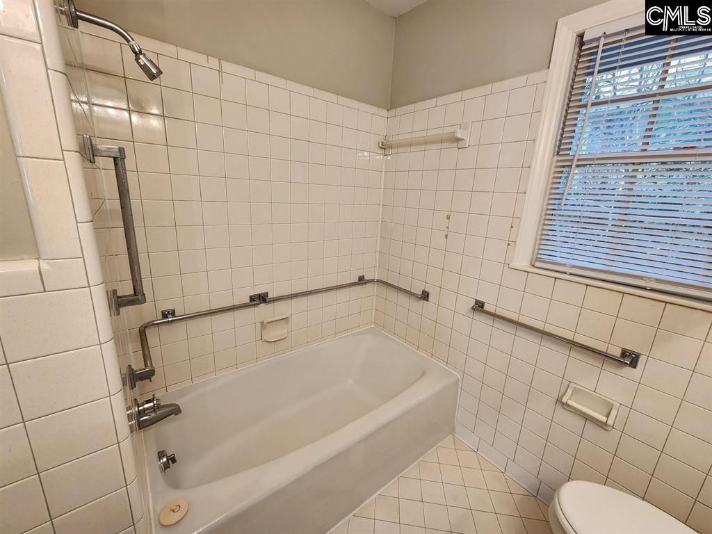 321 Kilbourne Road  Photo 9