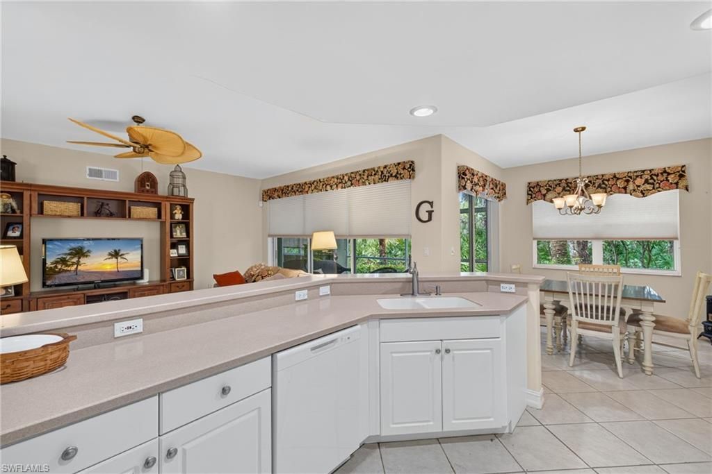 1672 Tarpon Bay Dr S, Unit 102, Naples, FL 34119 Photo