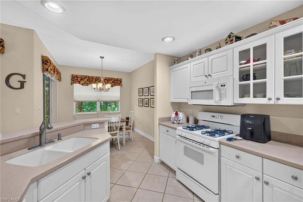 1672 Tarpon Bay Dr S, Unit 102, Naples, FL 34119 Photo