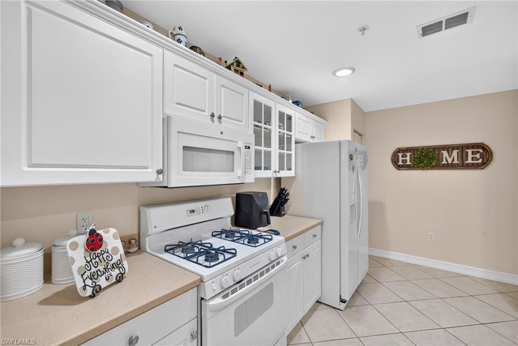 1672 Tarpon Bay Dr S, Unit 102, Naples, FL 34119 Photo
