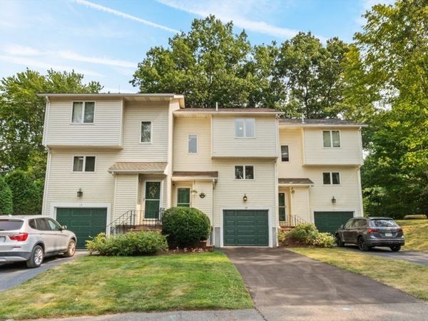 19 Old Diamond, Unit 19, Walpole, MA 02081