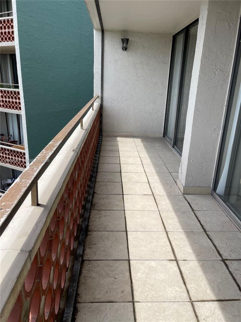 4222 Inverrary Blvd, Unit 4512, Lauderhill, FL 33319 Photo