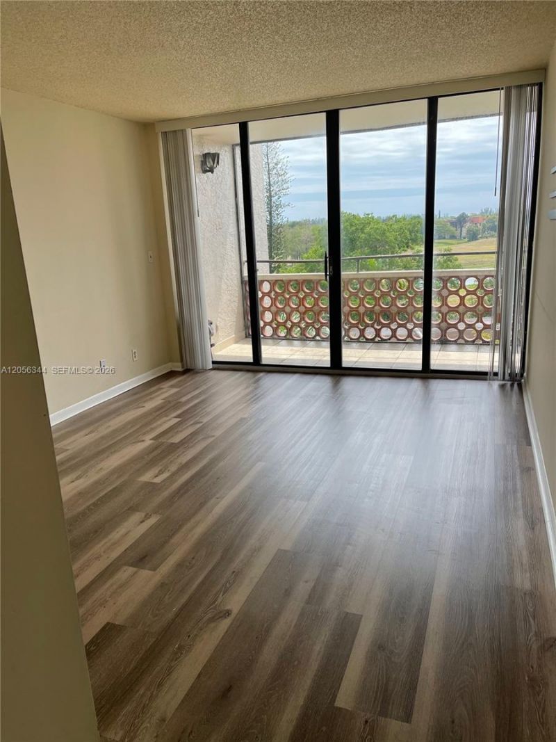 4222 Inverrary Blvd, Unit 4512, Lauderhill, FL 33319 Photo