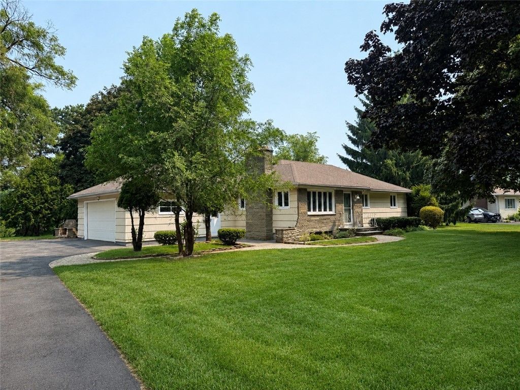 483 Brookview Drive, Rochester, NY 14617 Main Photo